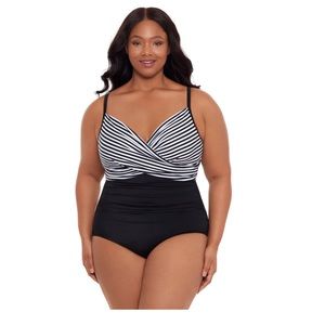 Embrace Your Curves™ by Miracle Brands® Women's Plus Swimsuit 1X BNWT
